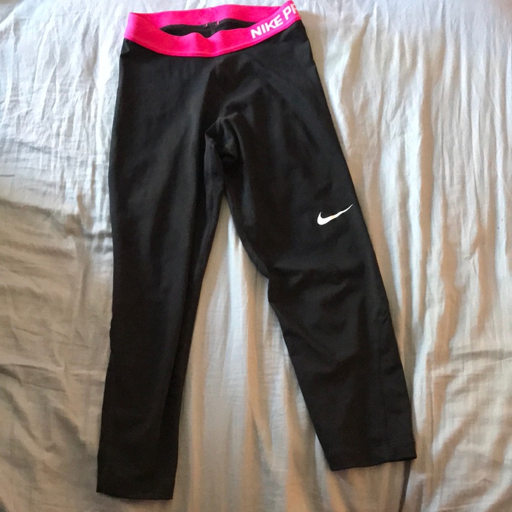 Nike pro cropped leggings